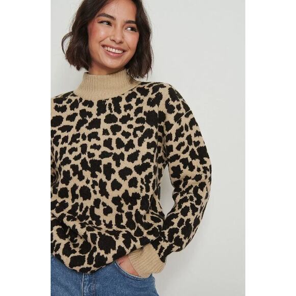 NA-KD Women's Leo Knitted Sweater in Beige/Black Medium MSRP $59.95 - Picture 2 of 5